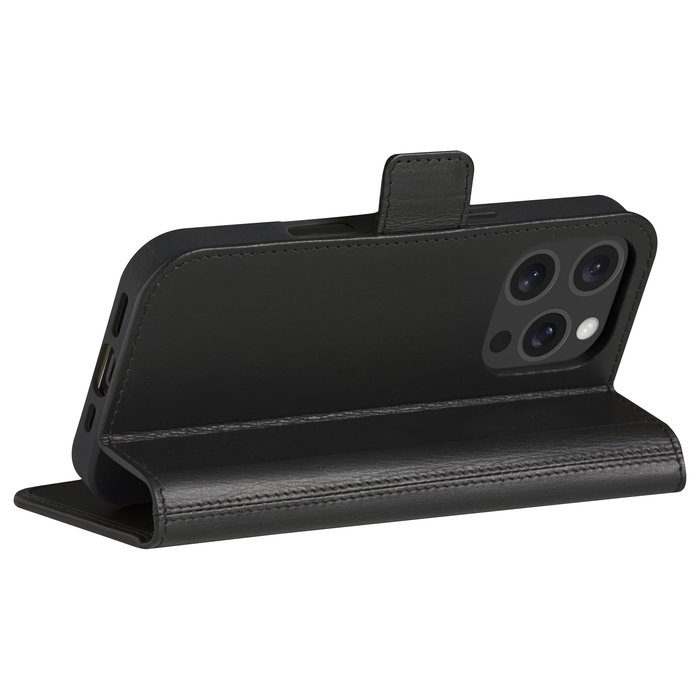 dbramante1928 COPENHAGEN_3 Funda Folio de Cuero Negro para iPhone 16 Pro (6.3") con 3 Bolsillos para Tarjetas y Soporte
