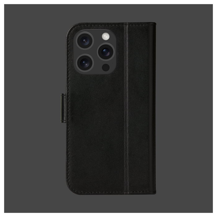 dbramante1928 COPENHAGEN_3 Funda Folio de Cuero Negro para iPhone 16 Pro (6.3") con 3 Bolsillos para Tarjetas y Soporte