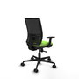 Silla de oficina Yunquera con mecanismo Sincro tapizada con Tela color Pistacho y malla color Negro. Equipada con lumbar 1D, Brazos 1D y Ruedas 65mm nailon