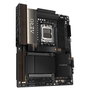 Gigabyte X870E AERO X3D DARK WOOD con acabado Dark Wood, socket AM5 y DDR5