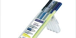 Pack Escritura Staedtler Triplus Estuche De 4 Contiene: 1 Ud. Rotul . 334 Fineliner Negro 1 Ud. Bolig. 431 M Azul 1 Ud. Portam. 774 1 Ud. Fluor 362 Amarillo
