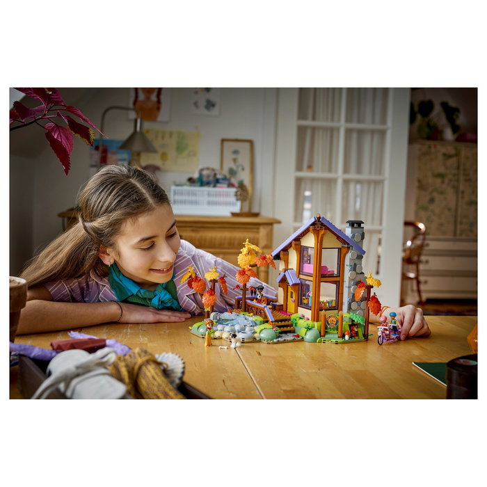 LEGO Friends 42705 Acogedora Cabaña Otoñal en el Bosque de 1229 piezas