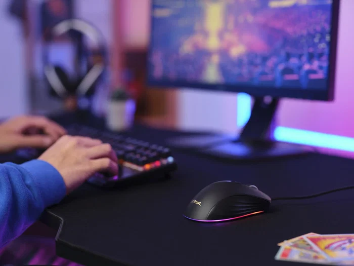 Trust Gaming GXT 924 YBAR+ Ratón Gaming Óptico USB para Mano Derecha 25600 DPI RGB 6 Botones Programables con Cable 1.8m para Juegos