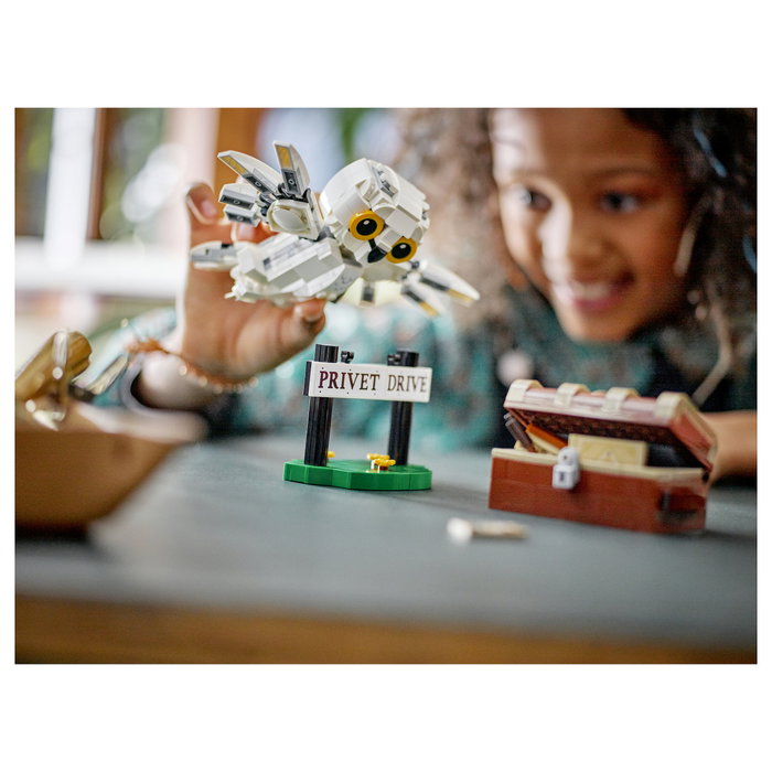 LEGO Harry Potter Hedwig en el Número 4 de Privet Drive 76425