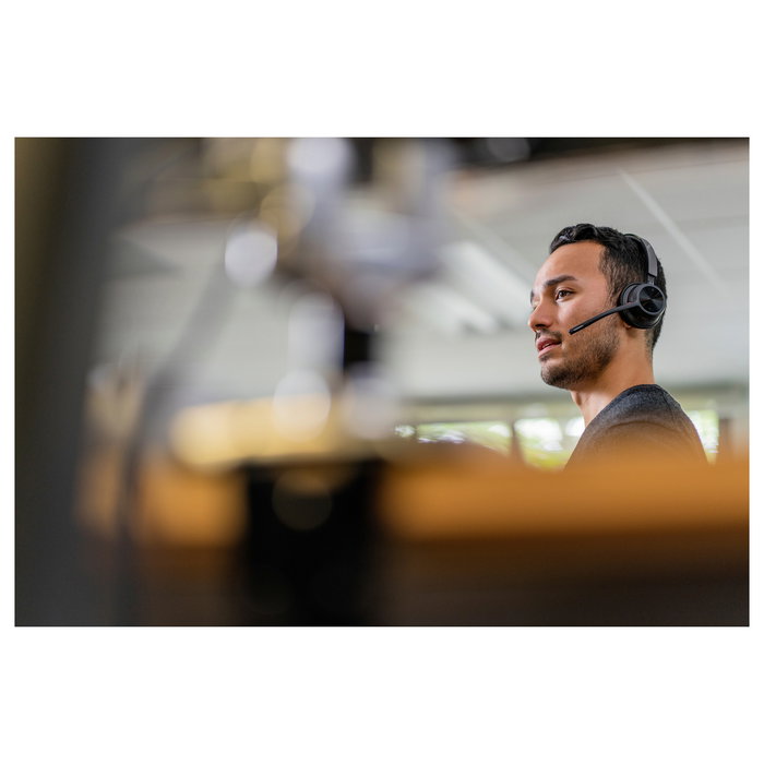 HP Poly Voyager 4320 Microsoft Teams Certified USB-A Headset + BT700 dongle (218475-02) HP Poly Voyager 4320 Microsoft Teams Certified USB-A Headset + BT700 dongle (218475-02)