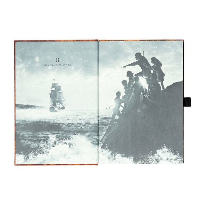 ERIK Cuaderno A5 Premium Los Goonies con Bolígrafo Proyector, 96 Hojas Rayadas, Tapa Dura