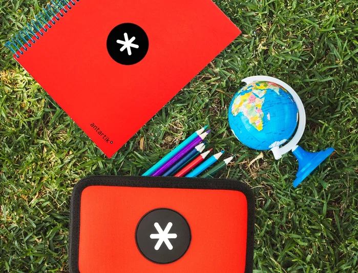 Antartik Estuche escolar de tela rojo con doble cremallera, 28 piezas Antartik Estuche escolar de tela rojo con doble cremallera, 28 piezas