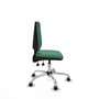 Silla de oficina Elche con mecanismo Asincro tapizada con Tela color Verde esmeralda. Equipada con Base cromada, Sin brazos y Ruedas 65 mm parqué