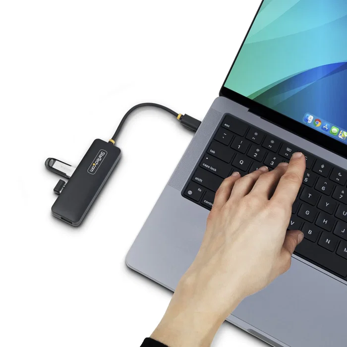 StarTech.com Hub USB-C 4 Puertos USB 3.0 (5 Gbps) Compacto y Portátil, Alimentado por Bus, Plug & Play, Color Negro, Modelo H5C4A-USB-HUB