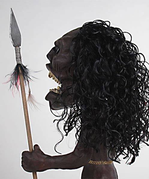 Los Enigmas de Karen Estatua Zuni Warrior 38 cm