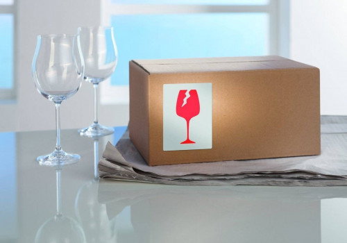 Avery 7251 Rollo 200 Etiquetas para Envíos Pre-Impresas con Icono Frágil 74x100 mm