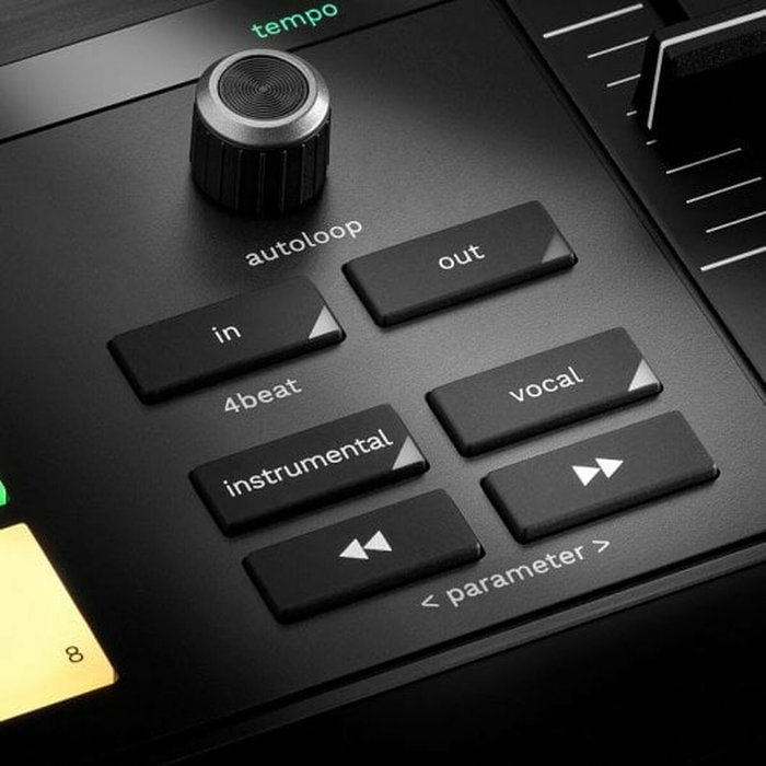 Hercules DJControl INpulse T7 - Controladora DJ motorizada negra