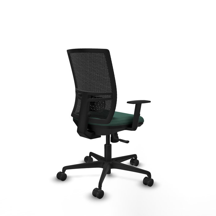 Silla de oficina Yunquera con mecanismo Sincro tapizada con Tela color Verde botella y malla color Negro. Equipada con lumbar 1D, Brazos 1D y Ruedas 65mm nailon
