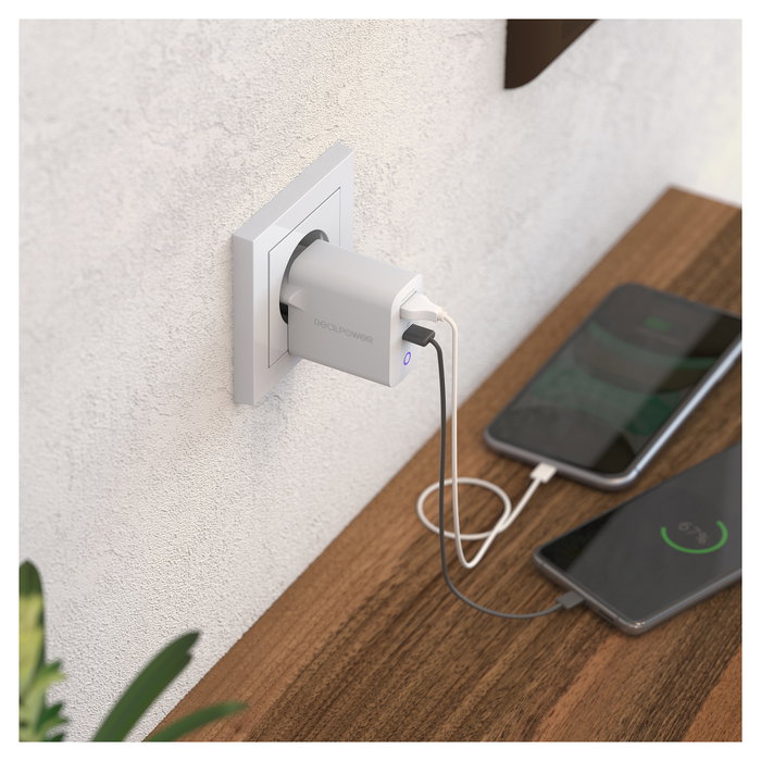 RealPower PC-20 Cargador de Pared 20W USB-C/USB-A con Carga Rápida para Smartphone y Tableta, Blanco