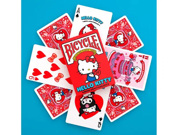 Bicycle Baraja de Cartas Hello Kitty 50 Aniversario para Poker, Magia, Cardistry y Coleccionismo
