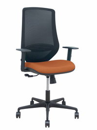 PIQUERAS Y CRESPO Silla de oficina Mardos con mecanismo Sincro, malla negra y asiento marrón