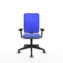 Silla de oficina Motilla con mecanismo Sincro tapizada con Tela color Azul claro y malla color Azul. Equipada con lumbar 1D, Brazos 3D y Ruedas 65 mm parqué
