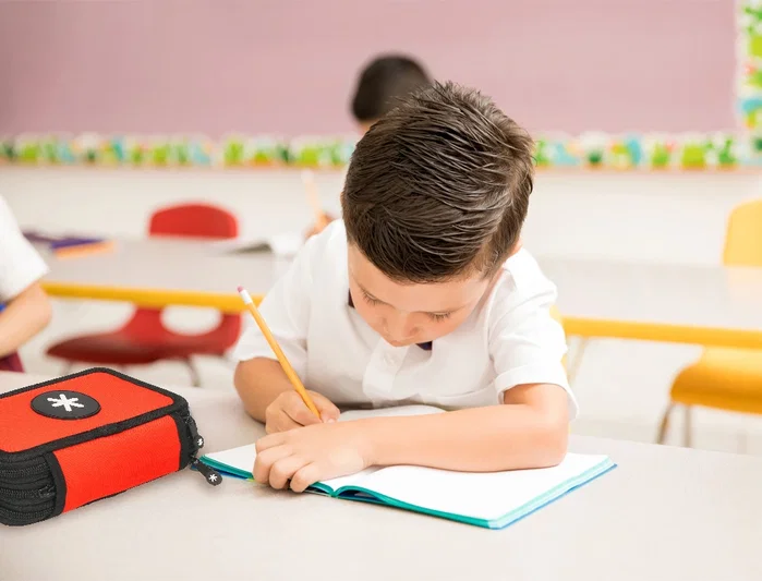 Antartik Estuche Escolar Triple Cremallera Rojo 36 Piezas