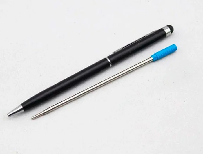 Q-connect Recambio Bolígrafo Tipo Cross, Azul, Cuerpo Metálico, Punta de Bola, Trazo 0.5 mm