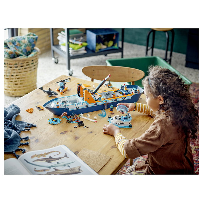 LEGO City 60368 Arktis-Forschungsschiff Set de Construcción para Niños, 815 Piezas, Barco Explorador del Ártico, Multicolor, 7+ Años