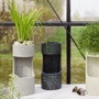 Lumineo Fuente Cilíndrica de Agua IP44 Interior/Exterior Ø16 x 35 cm con Macetero y Apagado Automático, Volumen Ajustable, Colores Surtidos