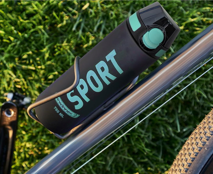 Bewinner Botella Sport Agua 750 ml. Dimensiones: Alto 26,2 cm, Ancho 7,1 cm, Largo 7,8 cm. (12 Unidades)