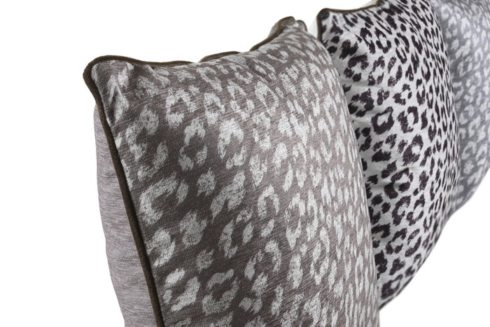 DKD Home Decor Cojin Colonial Gris Marron Animal 15 x 43 x 43 cm (6 Unidades)