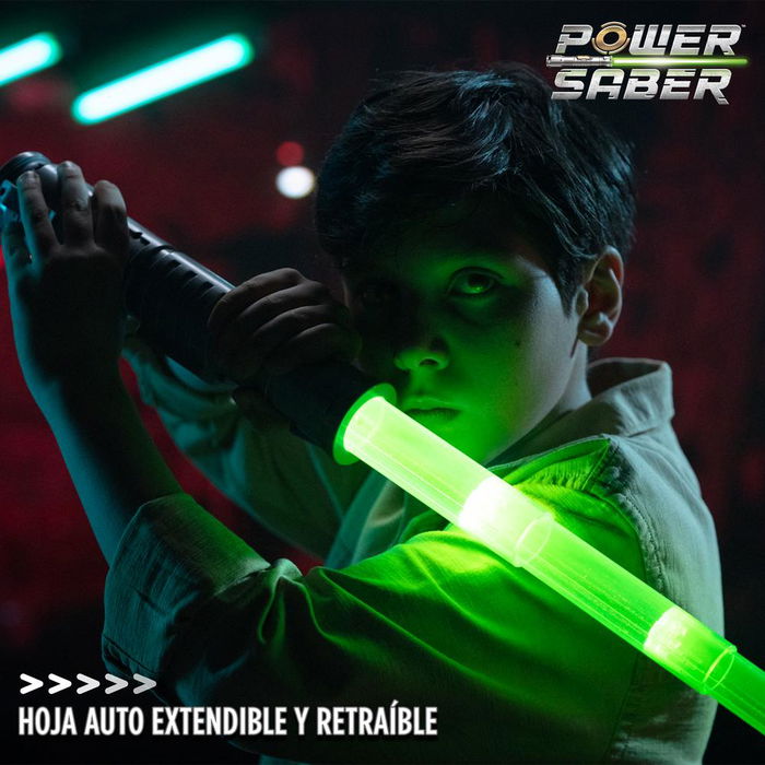 Power Saber - Sable Luminoso Escala 1:1 Color Verde con Proyección y Retracción Automática, Efectos de Sonido por Movimiento y Empuñadura con Luz Power Saber - Sable Luminoso Escala 1:1 Color Verde con Proyección y Retracción Automática, Efectos de Sonido por Movimiento y Empuñadura con Luz