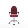 Silla de oficina Algarra con mecanismo Contacto permanente básico tapizada con Tela color Granate. Equipada con Base cromada, Brazos 2D y Ruedas de nailon 50 mm