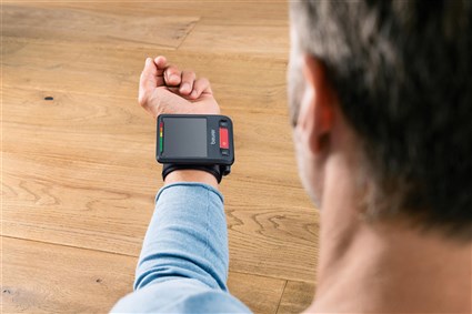 Beurer BC-87 Tensiómetro de Muñeca con Bluetooth y Pantalla XL para Medición Automática de Presión Arterial y Detección de Arritmias