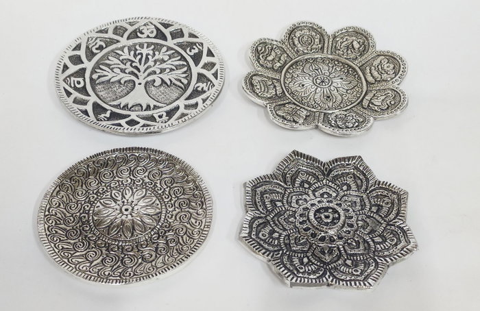 DKD Home Decor Soporte Incienso Indio de Aluminio Plateado con Diseño Mandala y Flor (8 Unidades) 11 x 11 x 1 cm