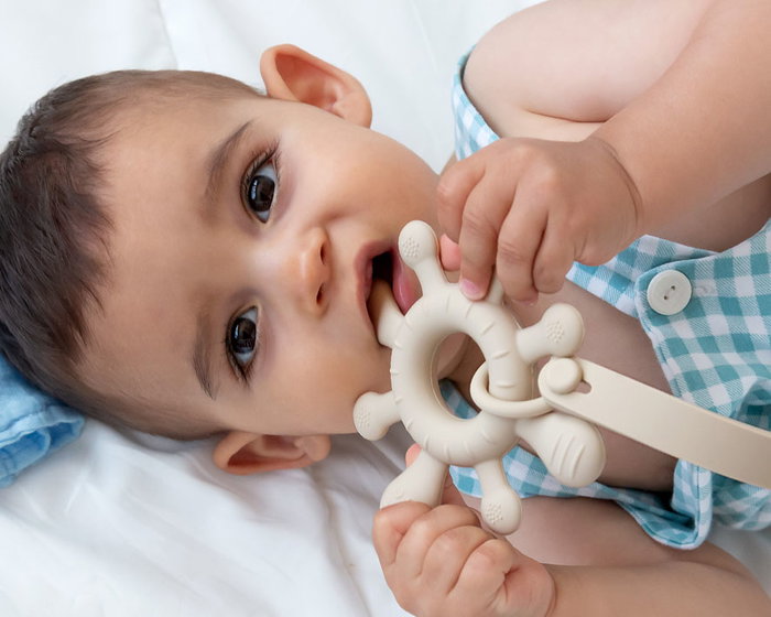 KioKids Mordedor Estrella de Silicona Beige para Bebés, Alivia la Dentición y Masajea Encías, Texturas, Sin BPA, Flexible +3 Meses