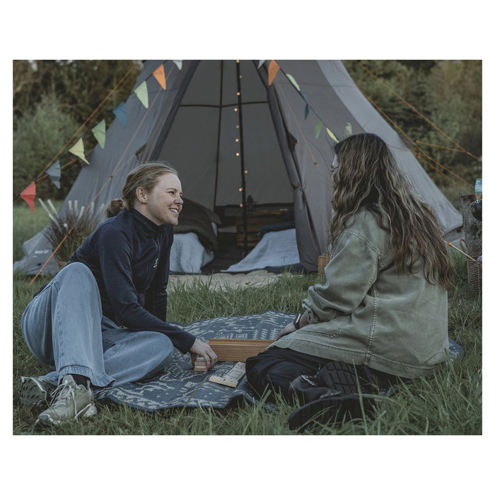 Easy Camp Rands Tipi Tienda de Campaña para 8 Personas, Pirámide, Impermeable, 7.3 kg, Color Arena, Modelo 2025