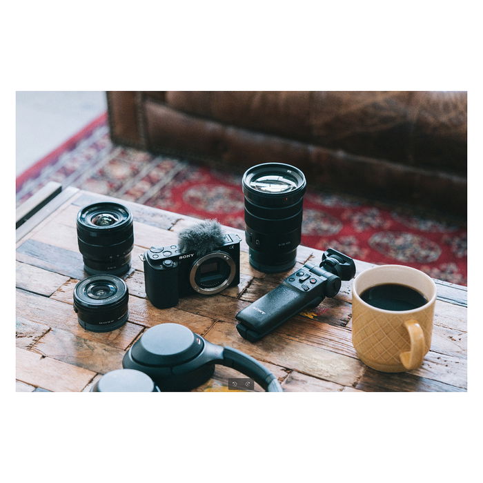 SONY ZV-E10 Cámara sin Espejo con Objetivo E 16-50mm f/3.5-5.6 OSS, Sensor APS-C 24.2MP, Grabación 4K, Pantalla Táctil Abatible, Negro