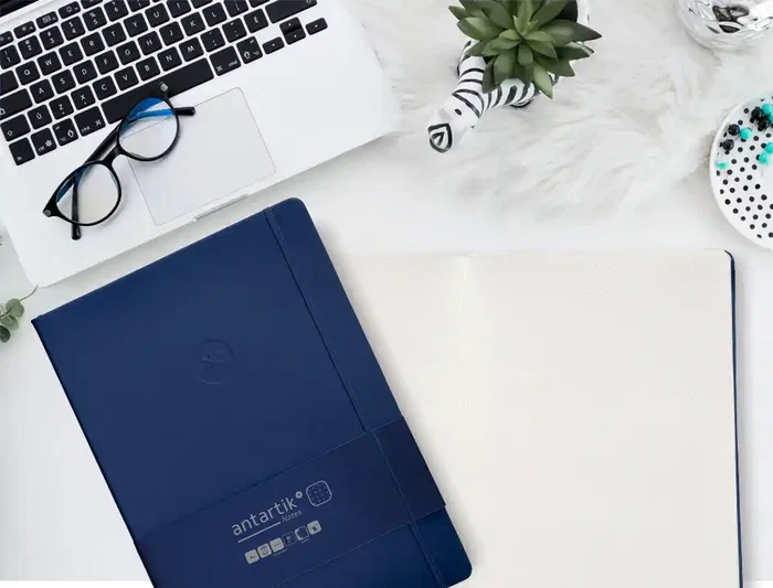 Antartik Cuaderno A4 Tapa Dura Hojas Puntos Azul Marino 100 Hojas 80gr FSC