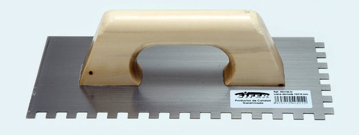 SIFER Llana de Acero Dentada 300x150 8x8 con Mango de Madera SIFER Llana de Acero Dentada 300x150 8x8 con Mango de Madera