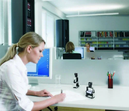 Trodat 5558 Sello Numerador Autoentintable de 8 Dígitos en Acero Inoxidable, Tamaño de Pie 40x5mm