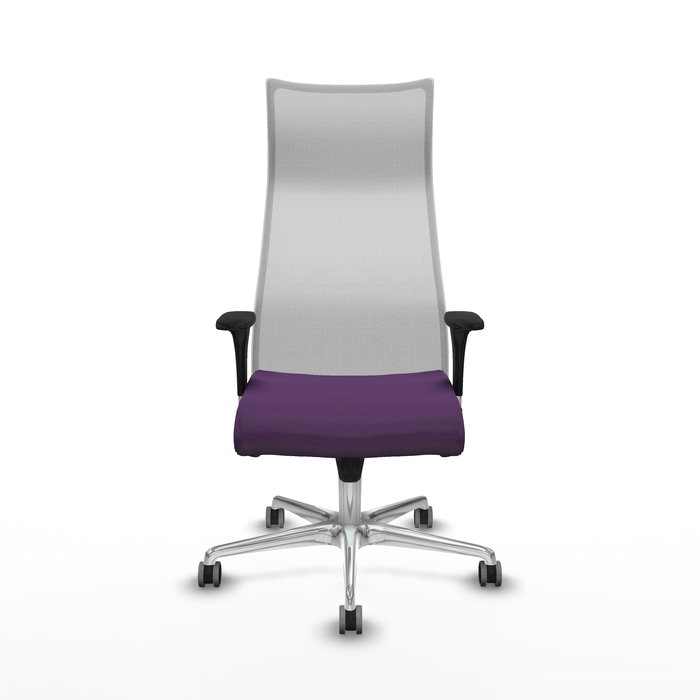 Sillón Albacete con mecanismo Sincro tapizada con Tela color Morado y malla color Blanco. Equipado con Base aluminio, Brazos 1D y Ruedas 65 mm parqué