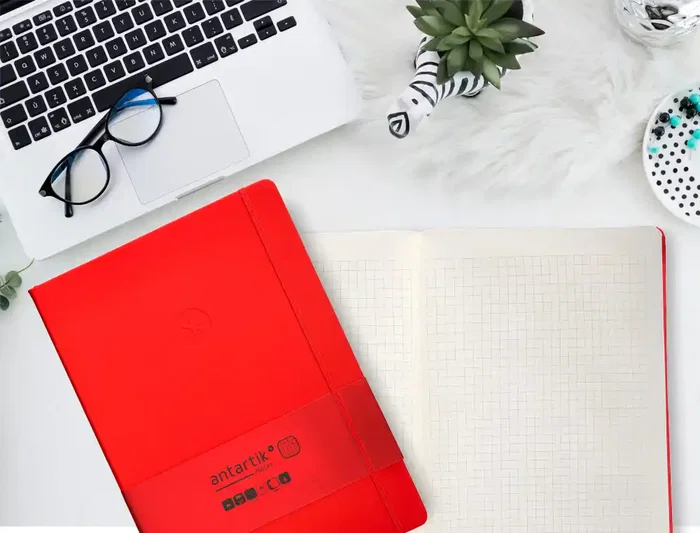 Antartik Cuaderno A4 Tapa Dura Rojo, Hojas Cuadriculadas, 100 Hojas 80gr FSC