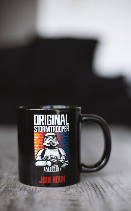 Thumbs Up Taza Original Stormtrooper Join Now Black en cerámica