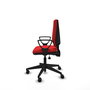 Silla de oficina Elche con mecanismo Asincro tapizada con Similpiel color Rojo. Equipada con Base piramidal negra, Brazos fijos y Ruedas 65mm nailon