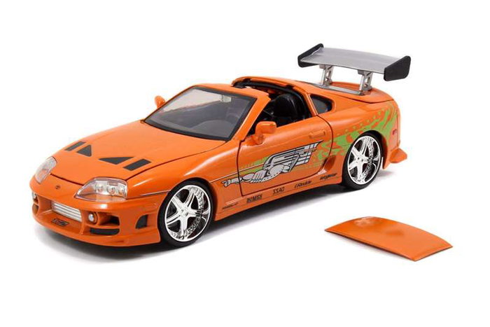 Smoby Coche de metal Toyota Supra Fast & Furious con figura de Brian O'Conner escala 1:24, recomendado para niños a partir de 8 años