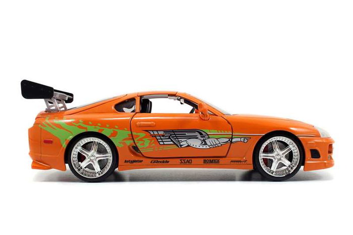 Smoby Coche de metal Toyota Supra Fast & Furious con figura de Brian O'Conner escala 1:24, recomendado para niños a partir de 8 años