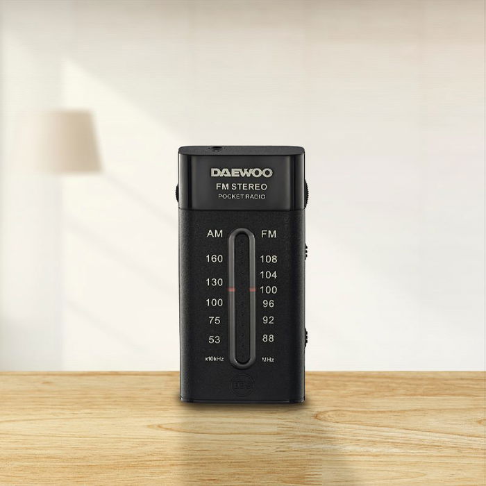 DAEWOO Radio AM/FM Mini Portátil con Auriculares Incluidos y Sonido Superbass