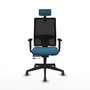 Silla de oficina Horna con mecanismo Sincro/Traslack tapizada con Tela color Verde petróleo y malla color Negro. Equipada con lumbar 1D, Brazos 1D, Cabecero 2D y Ruedas 65 mm parqué