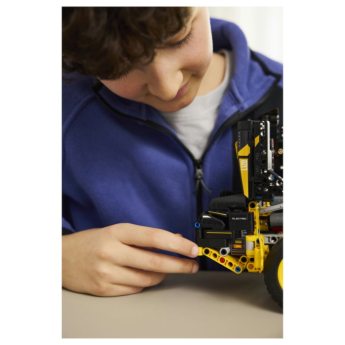 LEGO Technic 42209 Volvo L120 Electric Wheel Loader
