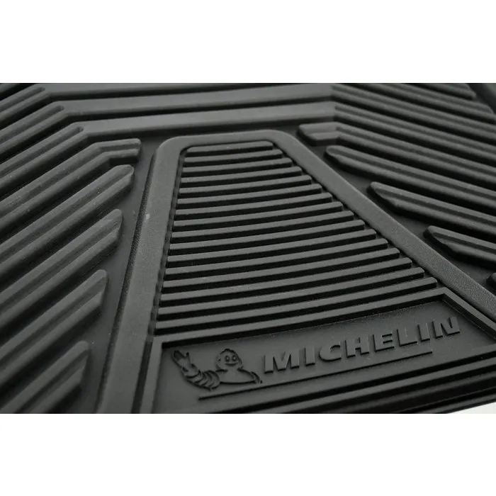 Michelin 4 Alfombrillas de Goma Universales para Coche, Juego Completo Delantero y Trasero, Tipo Neumático, Alta Resistencia al Desgaste, Negro