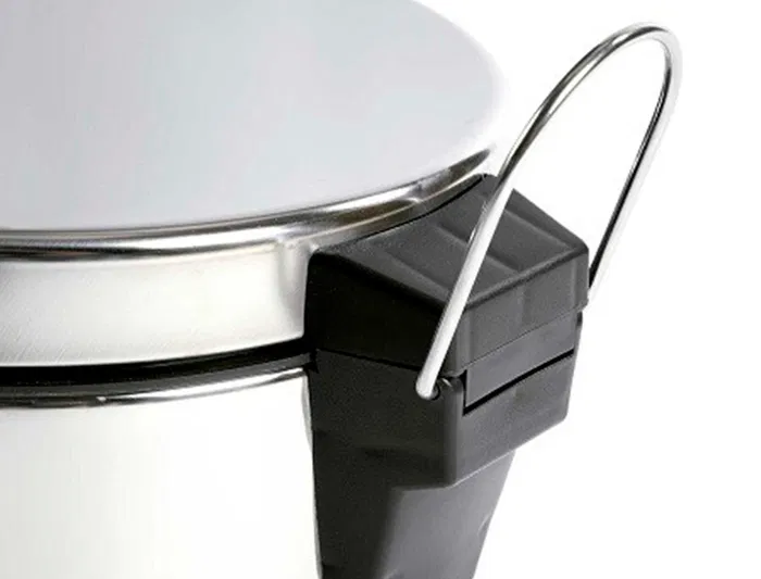 Q-connect Papelera Metal con Pedal Cromada Capacidad 12 Litros 25x38cm