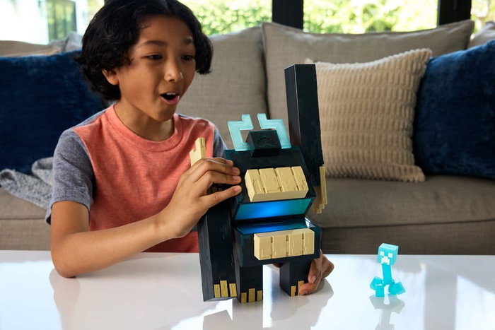 Mattel Minecraft Dungeons II Figura con Luz y Sonido Twisted Warden