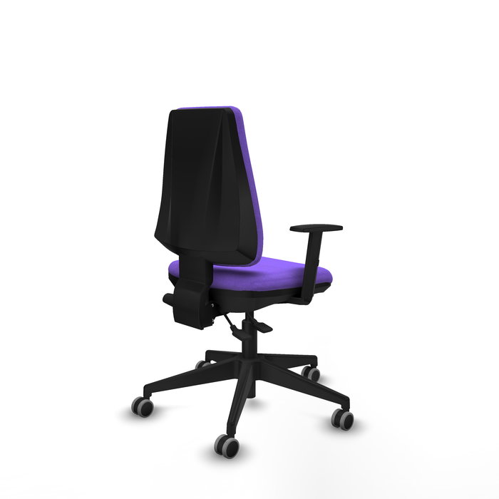 Silla de oficina Elche con mecanismo Asincro tapizada con Tela color Lila. Equipada con Base piramidal negra, Brazos 1D y Ruedas 65 mm parqué